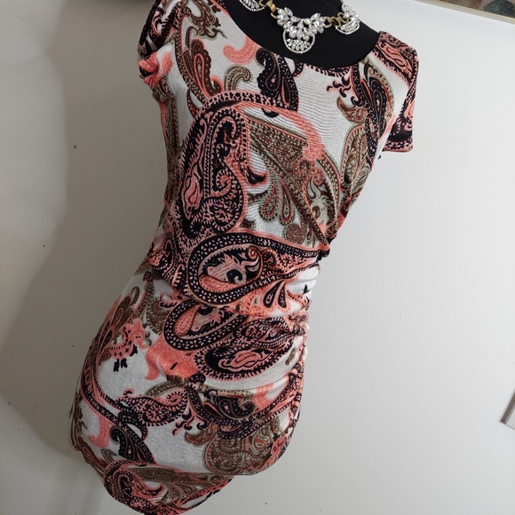 White dress with pink paisley print - Picture 8 of 10